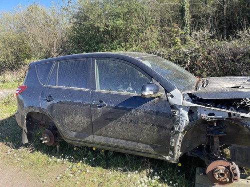Toyota rav4 breaking headlight - breaking,